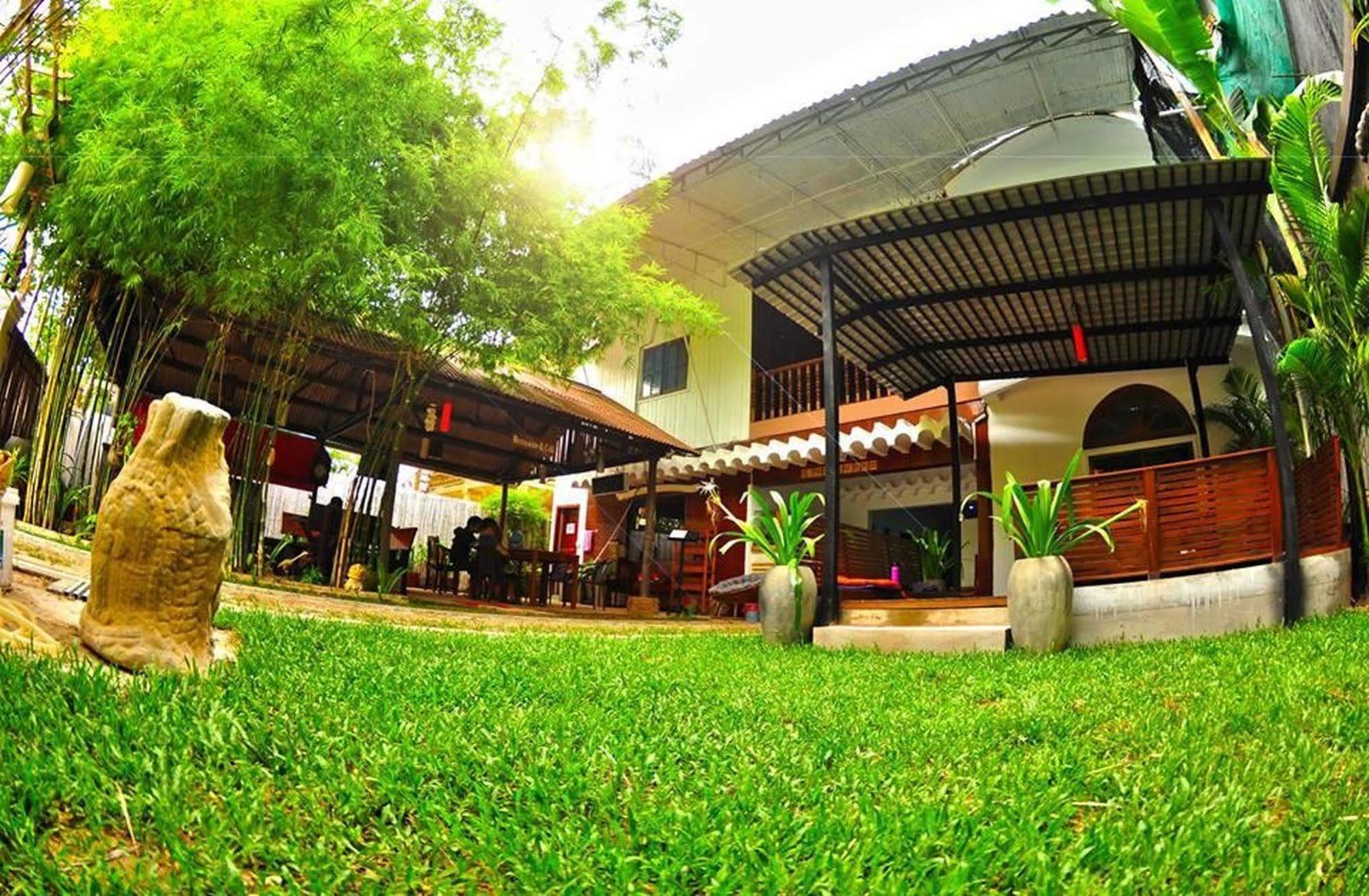 The City Premium Guesthouse Sziemreap Kültér fotó