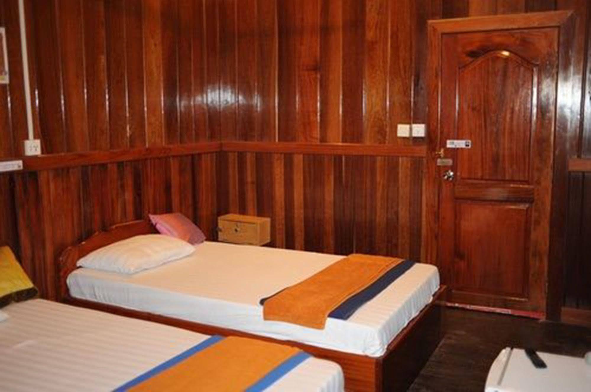 The City Premium Guesthouse Sziemreap Kültér fotó